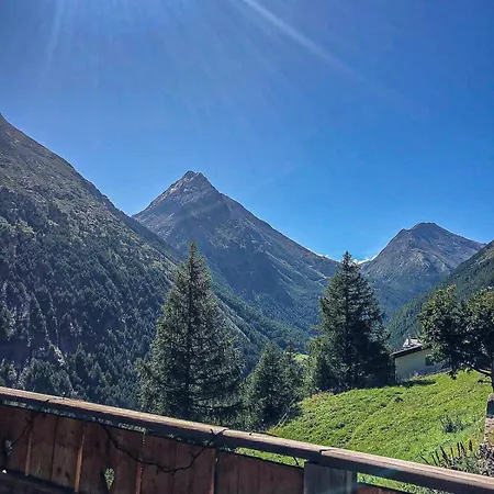 Alpehytte Mouton A 4-bedroom Alpine Chic Escape In