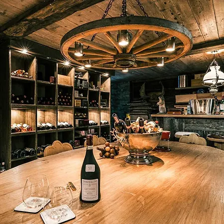 Mouton A 4-bedroom Alpine Chic Escape In *