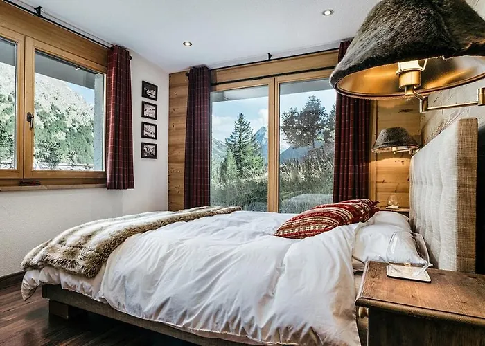 Mouton A 4-bedroom Alpine Chic Escape In *