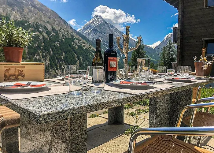 Alpstuga Mouton A 4-bedroom Alpine Chic Escape In Saas Fee