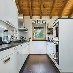 Mouton A 4-bedroom Alpine Chic Escape In Chalet