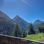 Chalet Mouton A 4-bedroom Alpine Chic Escape In