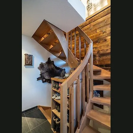 Mouton A 4-bedroom Alpine Chic Escape In Chalet *